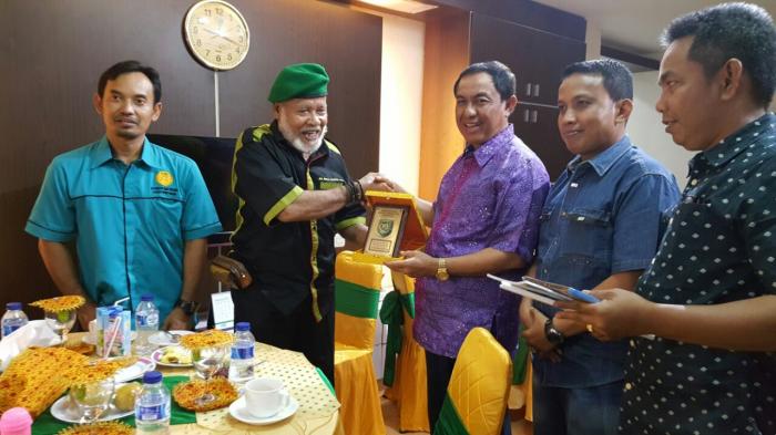 Bersepeda Keliling Indonesia, Kang Andik Diundang ke Kediaman Bupati Inhil