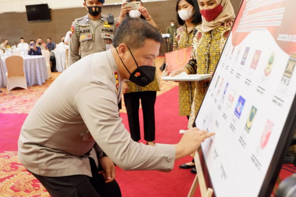 Wujudkan Pilkada Damai, Kapolda Riau Inisiasi Deklarasi Bersama Parpol