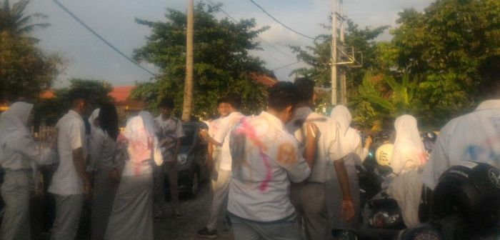 Himbauan Gubri tak Diindahkan, Pelajar Tetap Coret Baju Sekolah