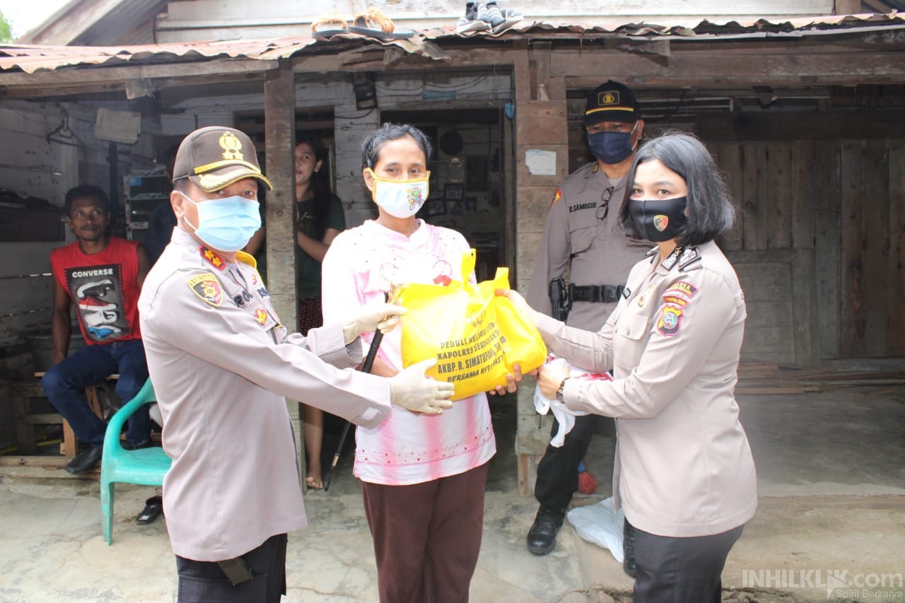 Bagikan 500 Paket Sembako dan Masker, Kapolres AKBP Robin Simatupang Diapresiasi Pengurus Gereja Pentakosta Indonesia Sergai