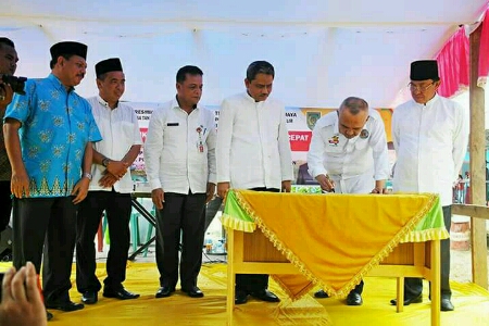 Gubernur Riau Resmikan Daerah Transmigrasi Lokal Desa Tanjung Melayu Inhil