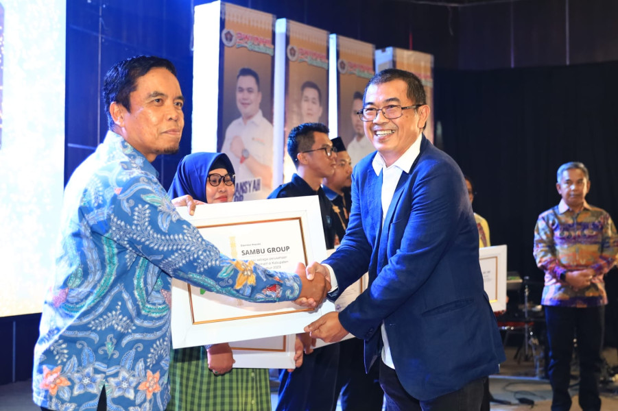 Sambu Group Raih Predikat Perusahaan Paling Informatif dari PWI Inhil