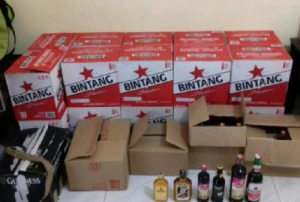 Berbagai Merk Minuman Keras Terjaring Razia Petugas