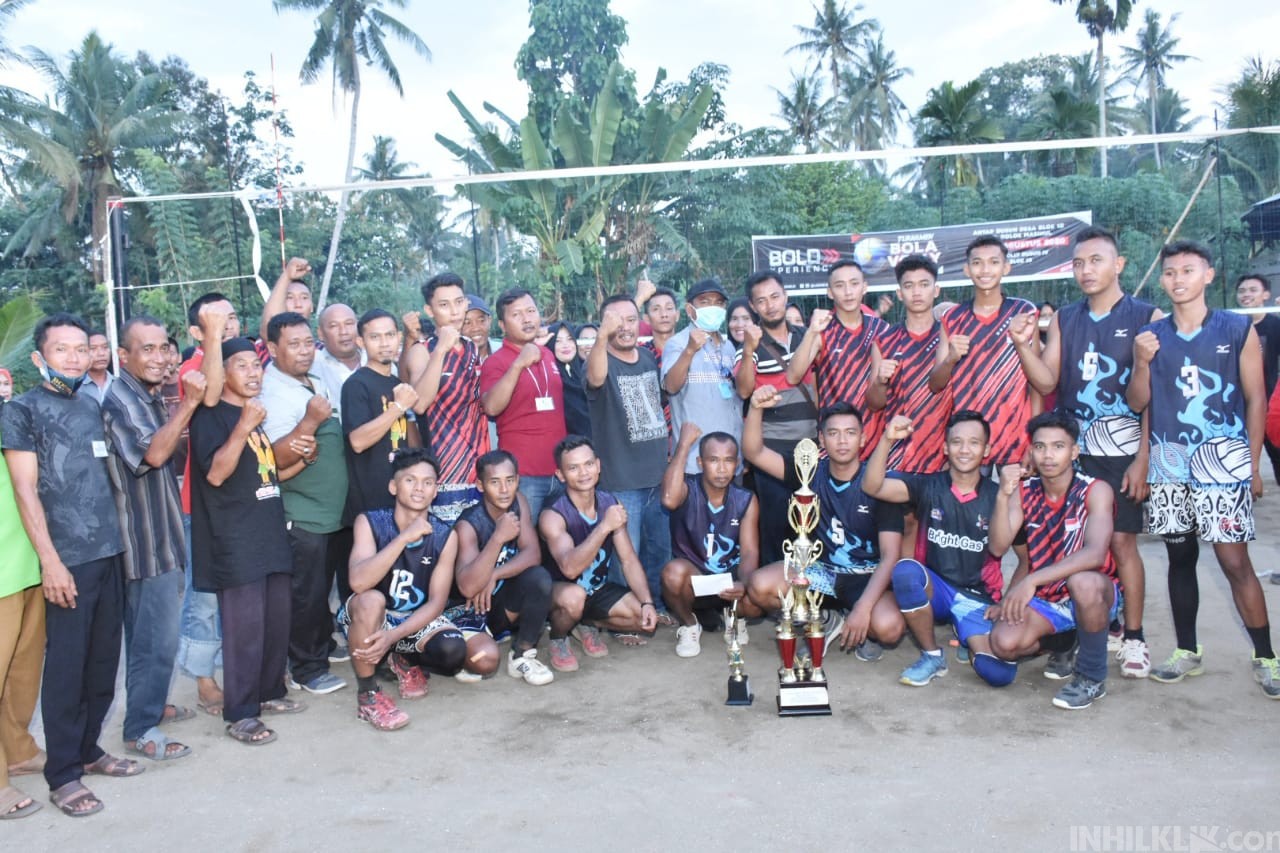 Wakil Bupati Sergai Tutup Turnamen Voli Piala Bergilir Kades Blok 10,