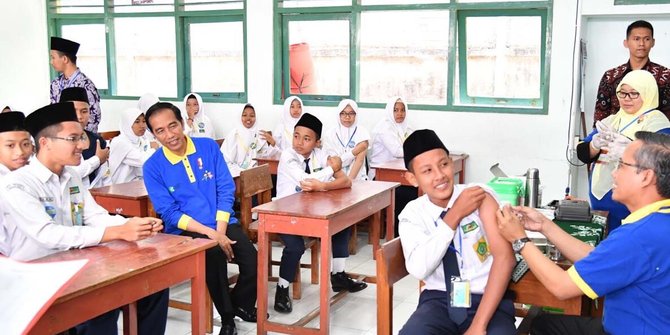 Jokowi Sebut Duduk di AC Istana Enak, Tapi Tidak Selesaikan Masalah