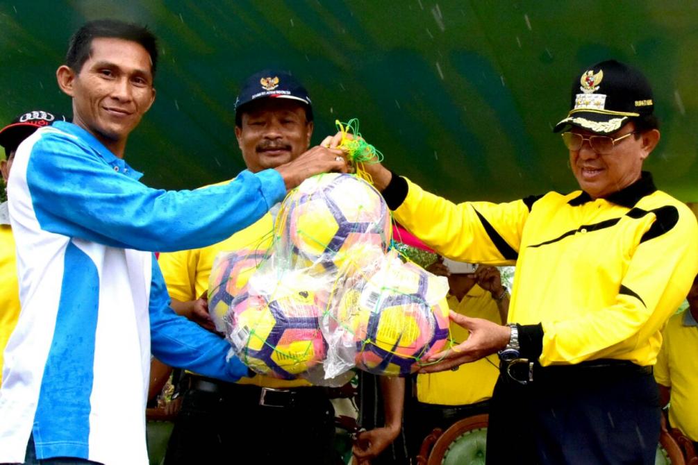 HM Wardan Hadir & Resmikan Pembukaan Event Sepakbola Di Kelurahan Pekan Arba