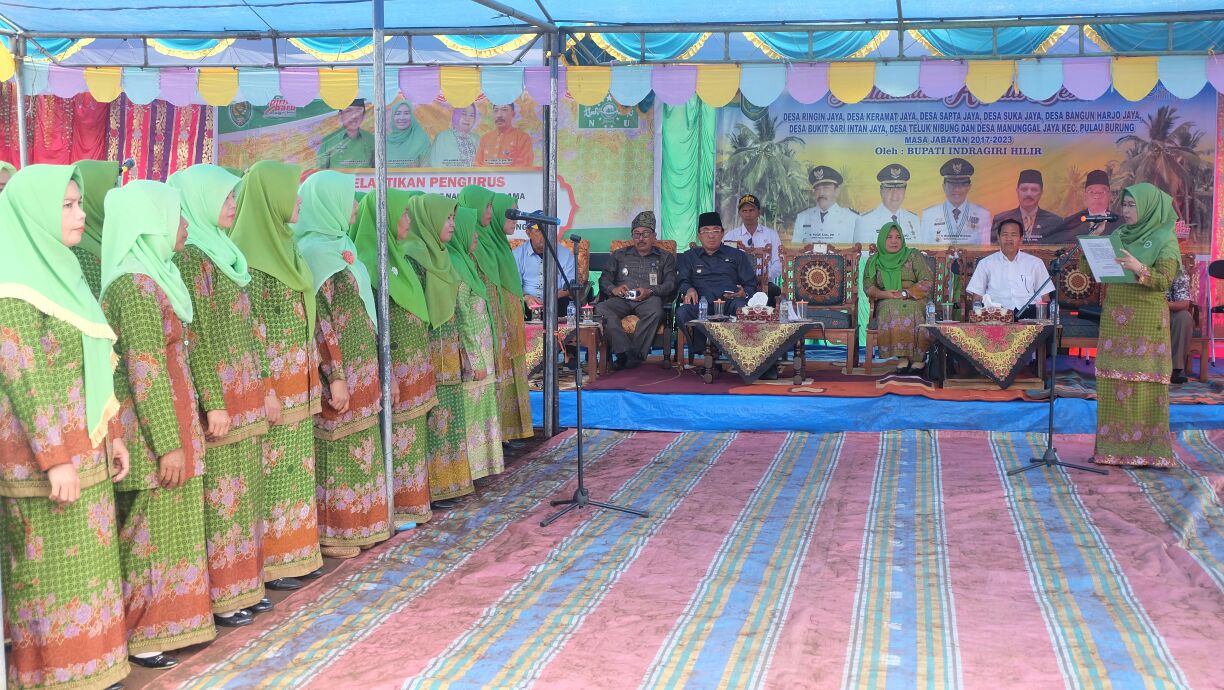 Puluhan Pengurus Muslimat NU Pulau Burung Berikrar Capai Tujuan Dan Patuhi Aturan Organisasi