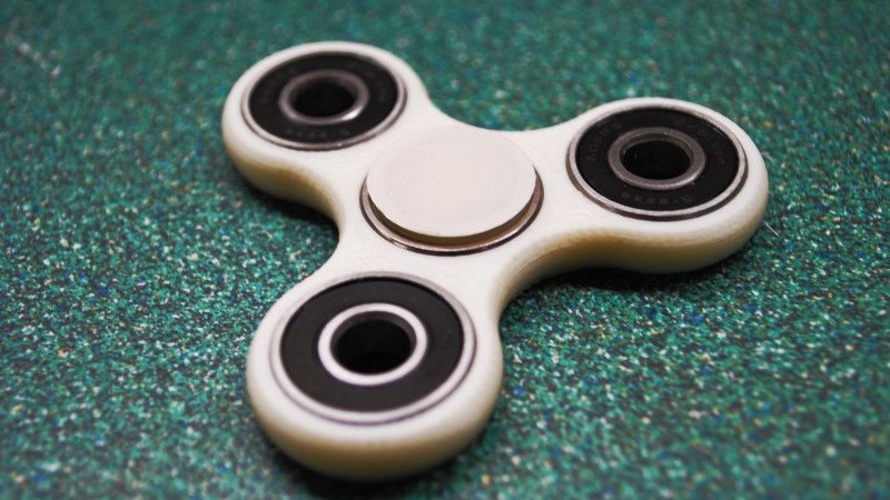 Bahaya Dibalik Permainan Penghilang Stres, Fidget Spinner