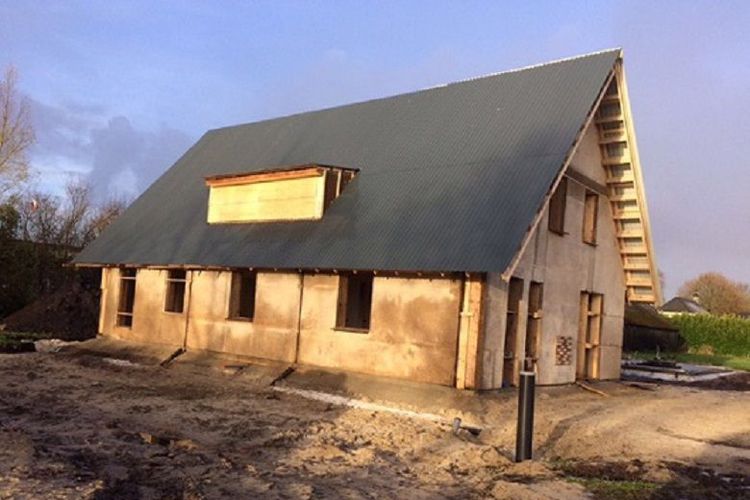 WAW!!! Rumah ini Dibangun dari Serat Ganja