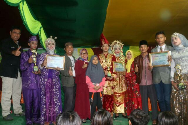 Belasan Pengantin Berkeling Bangunkan Sahur di Inhil