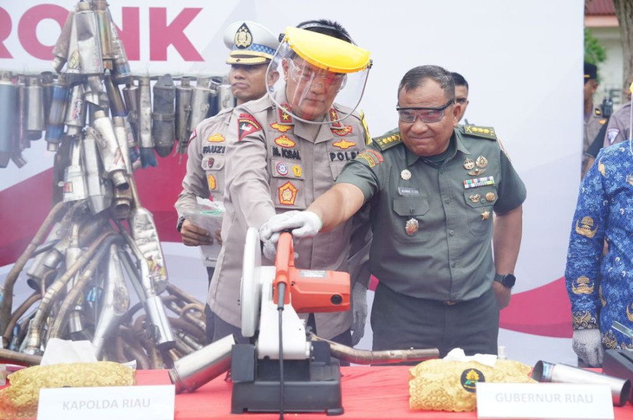 Polda Riau Musnahkan 1.597 Knalpot Brong