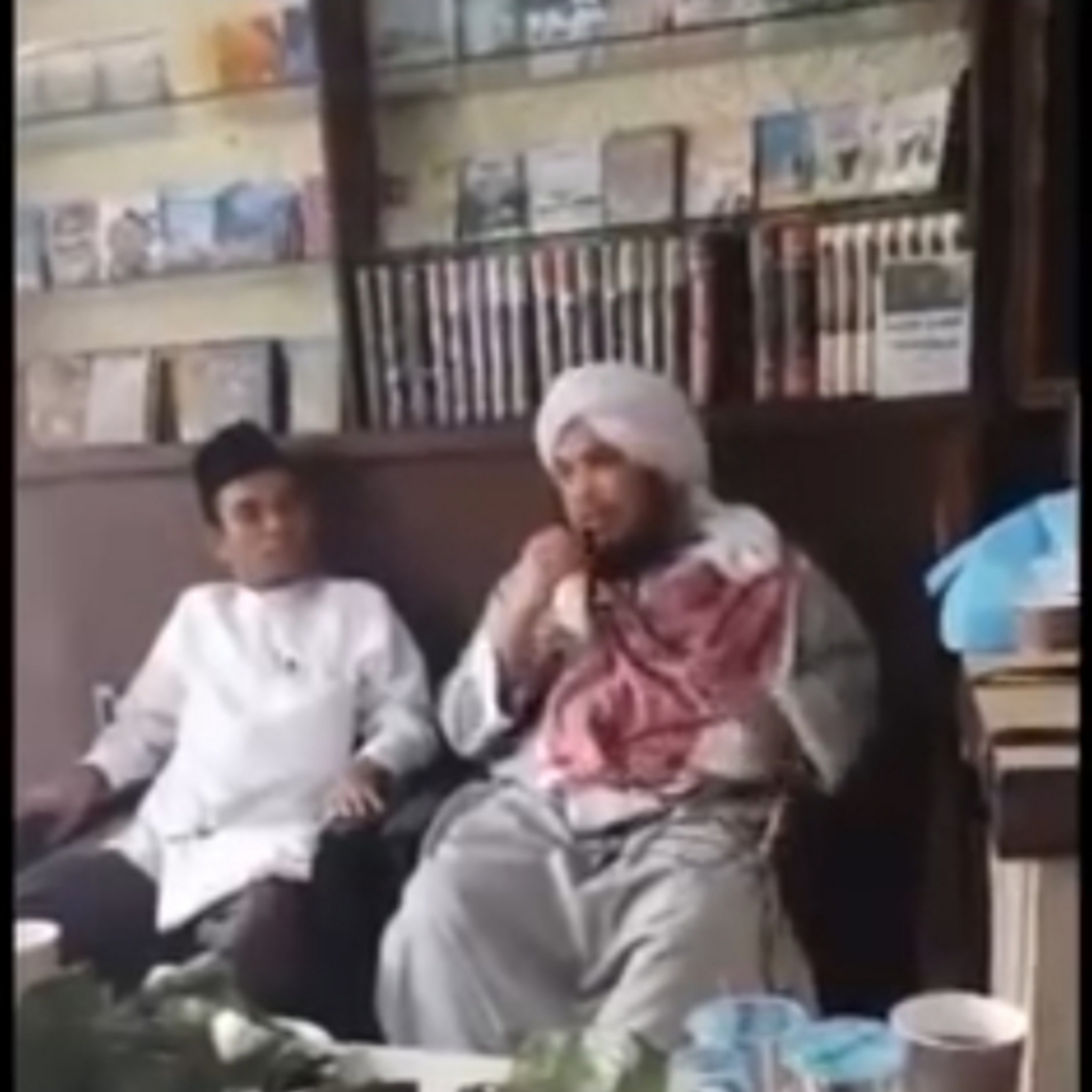 UAS Terdiam Mendengarkan Ustadz Derry Sulaiman Ceritakan Sosok Preman Bernama Iblis yang Bertobat