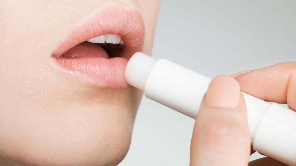 Perlukah Pelembab Bibir Jika Lipstik Sudah Mengandung Moisturizer?