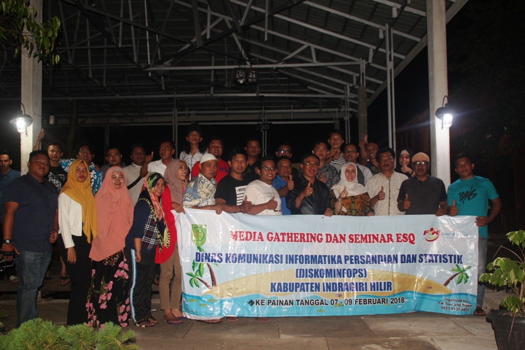Hadiri Malam Keakraban Family Gathering Diskominfo Inhil, Bupati Harapkan Kritik dan Saran