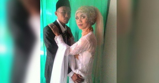 So Sweet! Kisah Cinta Pasangan Sejenis ini Tumbuh dari Cari Kerja Disaat Hujan
