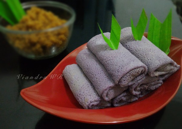 Menu Sarapan Pagi : Dadar Gulung Ungu