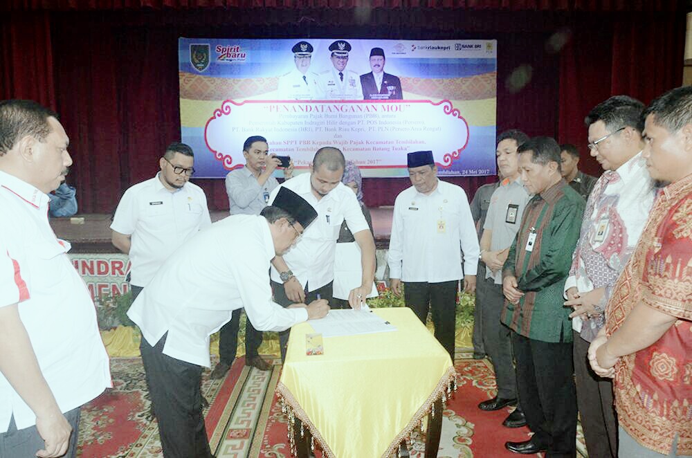 Bupati Inhil Tandatangani MoU Pembayaran PBB Dengan Sejumlah Institusi