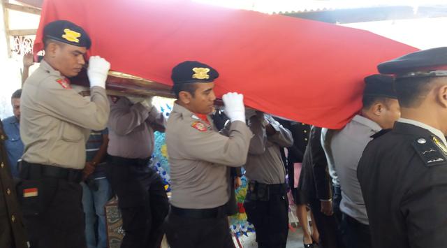 Penghormatan Terakhir untuk Polisi yang Tembak Kepala Sendiri