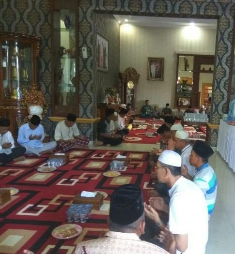 Sebelum Melaksanakan Ibadah Umroh, Ini Yang Dilakukan Bupati Wardan