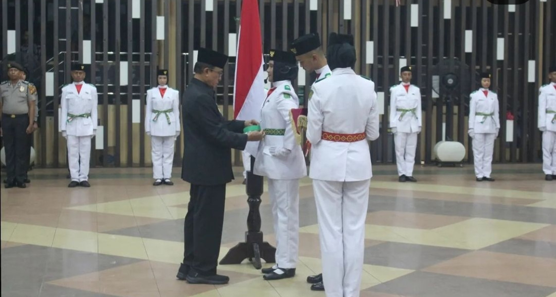 Jelang HUT RI ke-78, Bupati Kukuhkan Paskibraka Inhil 2023