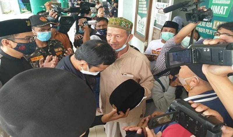 Datangi Kantor PWNU Jatim, Ustaz Somad Cuma Minta Ubun-Ubunnya Ditiup Kiai Sepuh NU Jatim