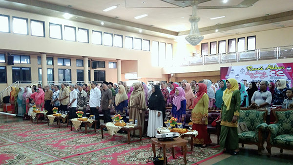 Sekda Riau, bersama Bupati Inhil Hadiri Reuni Akbar SMAN 1 Tembilahan Hulu.