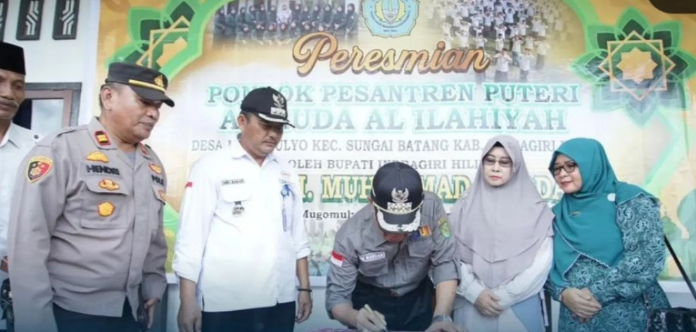 Bupati Wardan Resmikan Pondok Pesantren Putri Al Huda Al llahiyah Desa Mugomulyo