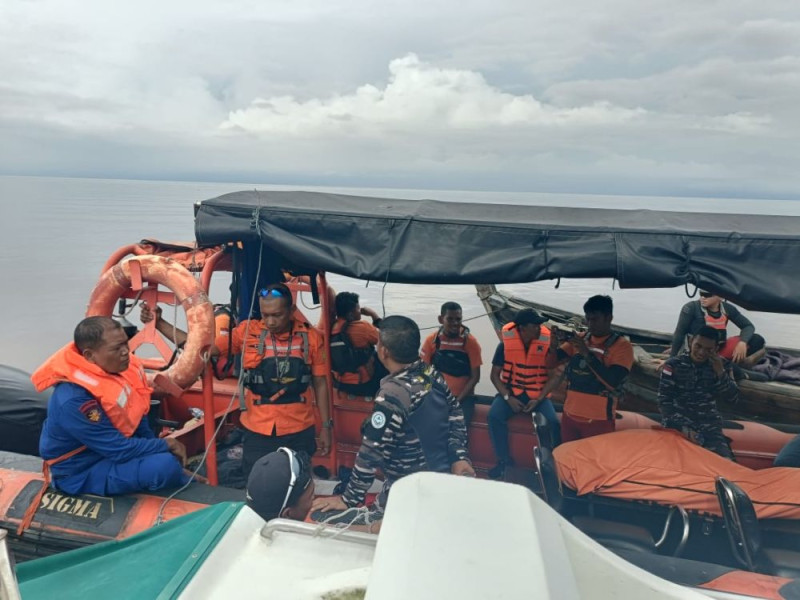 Tim SAR Gabungan Cari ABK Terjun ke Perairan Pulau Rusah