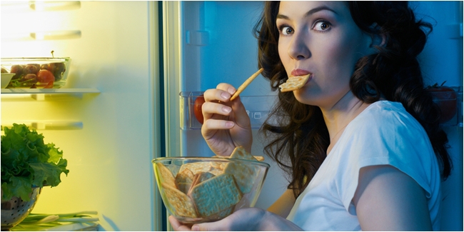 Tips Mengemil agar Berat Badan Tetap Ideal