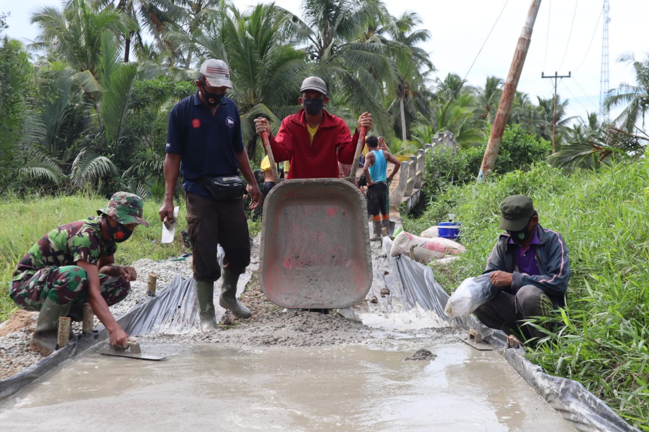 Satgas TMMD ke 111 Kodim 0314/Inhil Sudah Rampungkan Semenisasi Jalan Sepanjang 1060 Meter