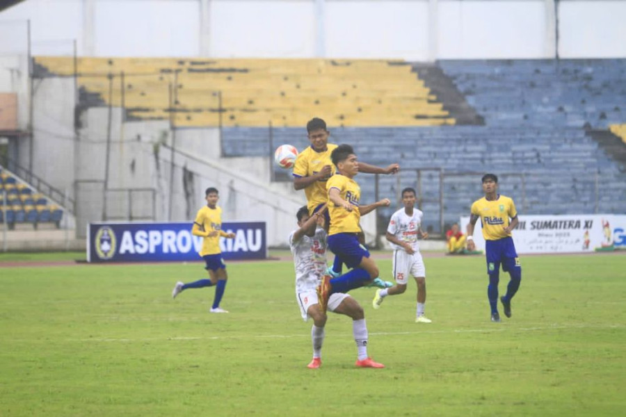 Gagal Adu Pinalt, Tim Sepak Bola Sumbar Kalahkan Riau di Grand Final Porwil Sumatra XI