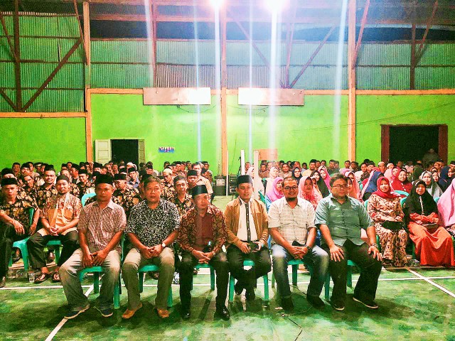Mengadu ke Dani M Nursalam, Masyarakat Pulau Palas Usulkan Pembangunan Tanggul Sepanjang 20 KM