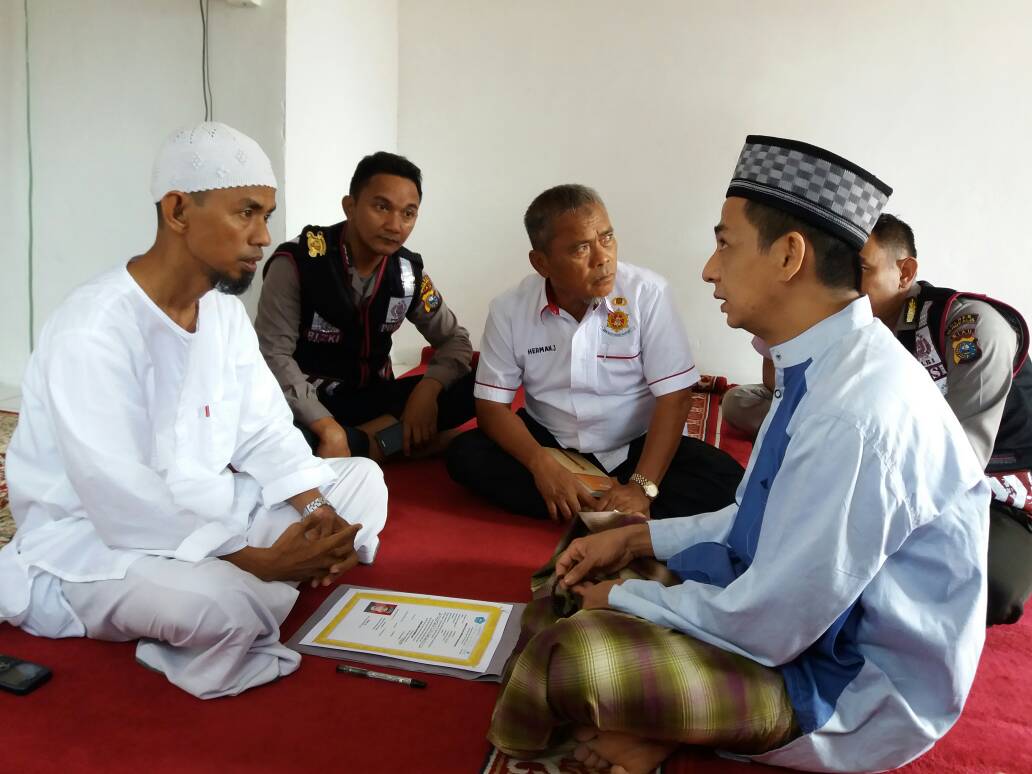 Cin Kiong Lafazkan Kalimat Syahadat Usai Tersentuh Lihat Teman Salat dan Mengaji di Dalam Sel Penjara