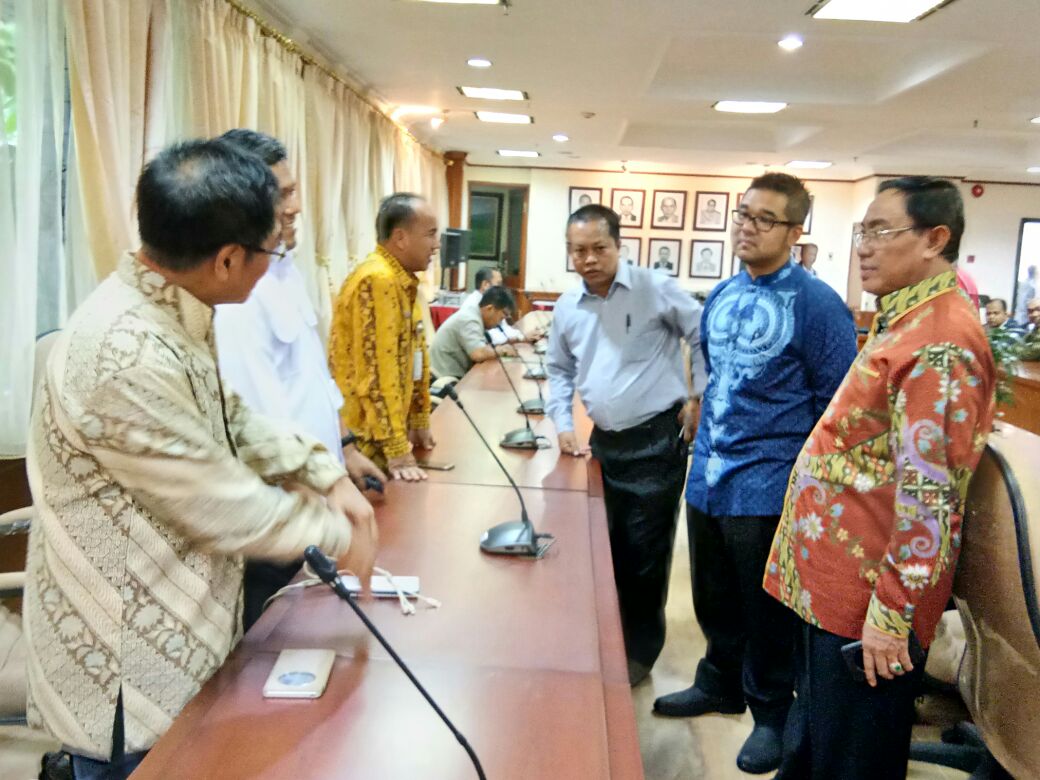 HM Wardan Harapkan Pusat Terbitkan Regulasi Penetapan Harga Terendah Komoditas Kelapa