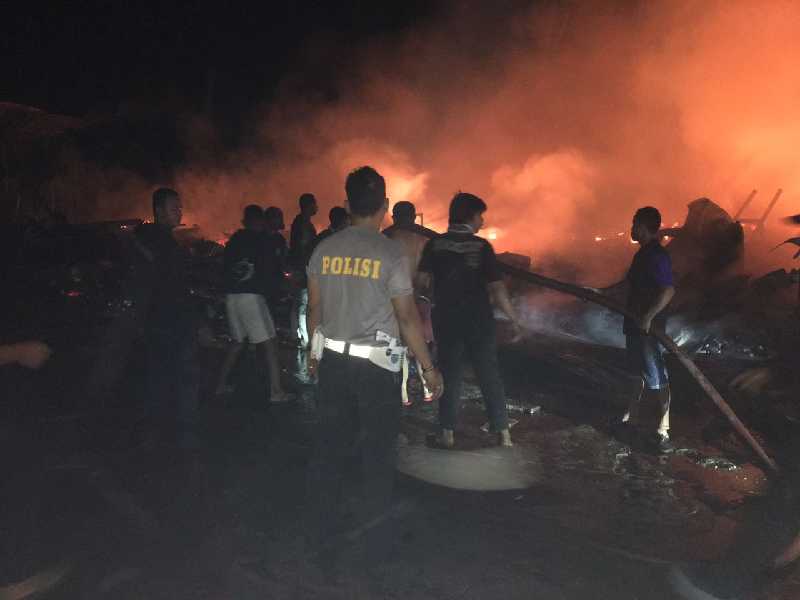 Ini Daftar Pedagang Pasar Pulau Sambu Guntung yang Kiosnya Terbakar