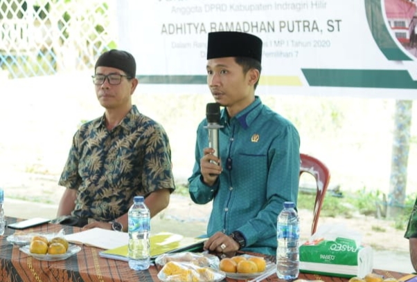 Pak Dewan Muda ini Ajak Ibu-ibu Buat Budidaya Ikan Dalam Ember di Perkarangan Rumah