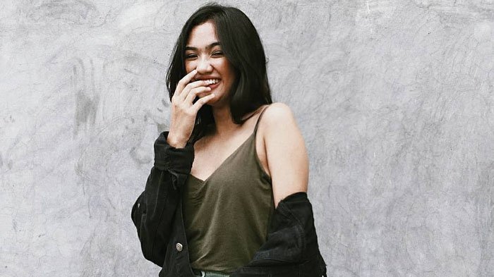 WAW!!! Video Adegan Panas Viral, Marion Jola Malah Teken Kontrak