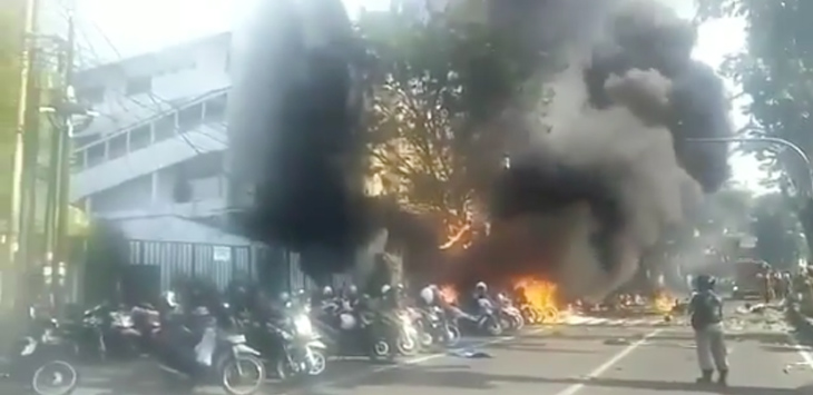 Ini Foto Wajah Suami-Istri Pelaku Bom Surabaya