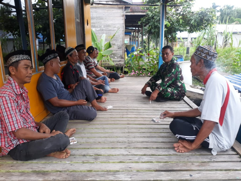 Babinsa Koramil 05/GAS Serma Sasmito Giat Laksanakan Komsos