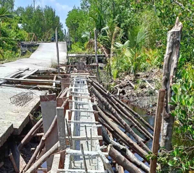 Antisipasi Banjir, Pemprov Riau Bangun Tanggul Sepanjang 54 Meter