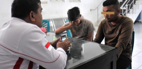 Lagi Gitu Gituan Tanpa Pakaian Digrebek Warga, Padahal Sesama Jenis