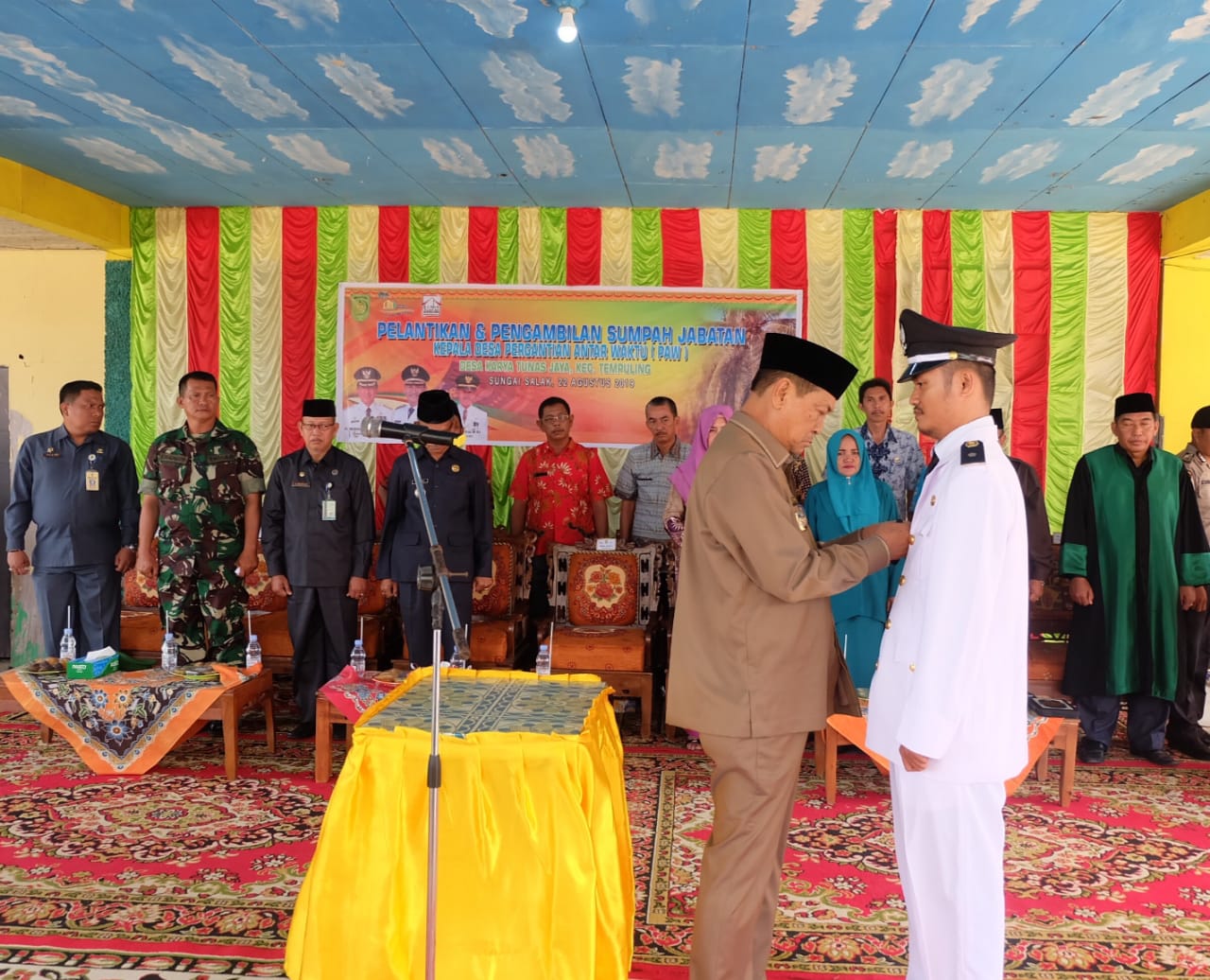 Kejar Pembangunan, Wabup Inhil Percepat Lantik Kades Karya Tunas Jaya
