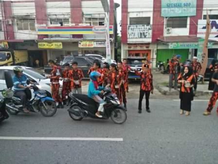 Pemuda Pancasila Pelalawan Berbagi Takjil dan Gelar Bukber