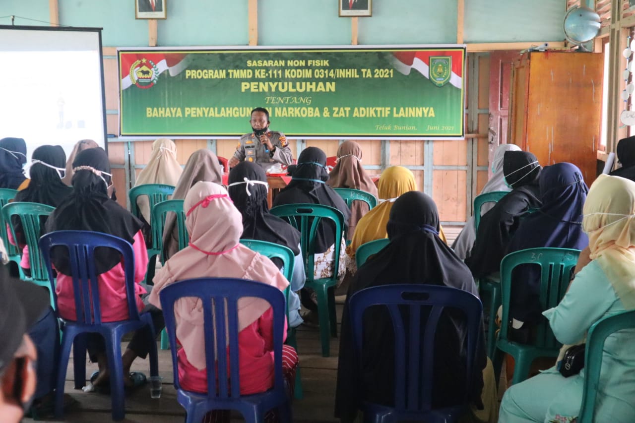 Warga dari Dua Desa Ikuti Penyuluhan Narkoba dari Satgas TMMD ke 111 Kodim 0314/Inhil