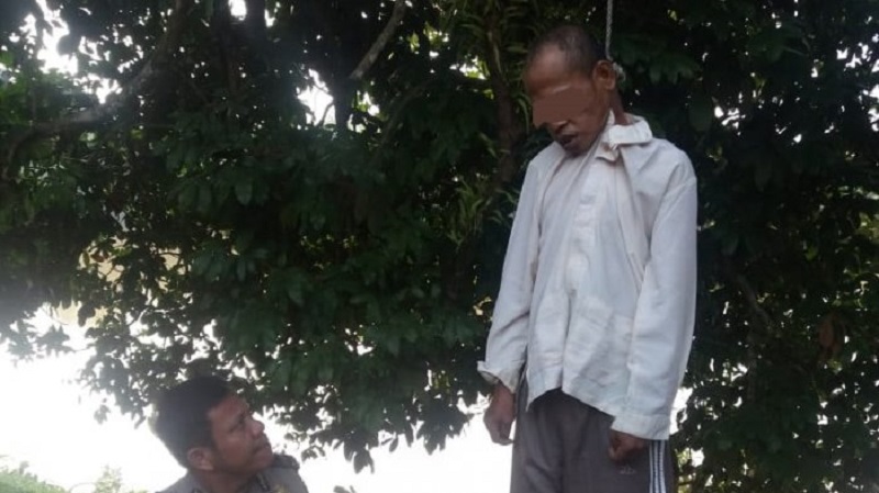 Usai Bertengkar dengan Istri, Warga Ini Ditemukan Tewas Tergantung di Pohon