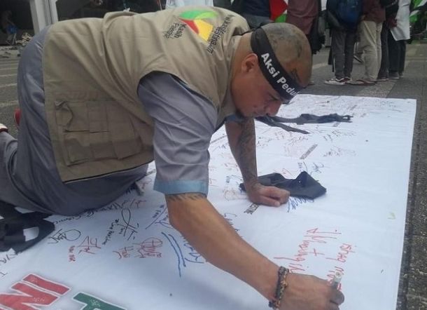 Mantan Gengster Kanada Ikut Aksi Bela Palestina