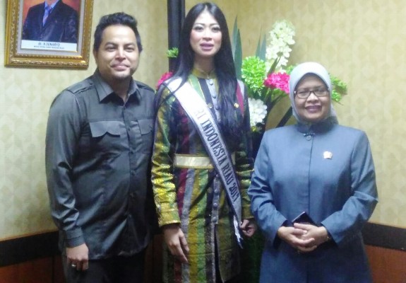 Finalis Riau Raih Putri Intelijensia di Pemilihan Putri Indonesia 2017