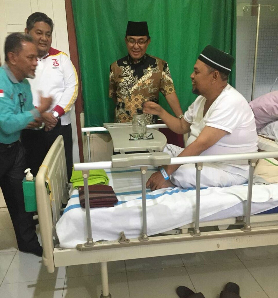 Wardan Jenguk Indra Muchlis di RSUD