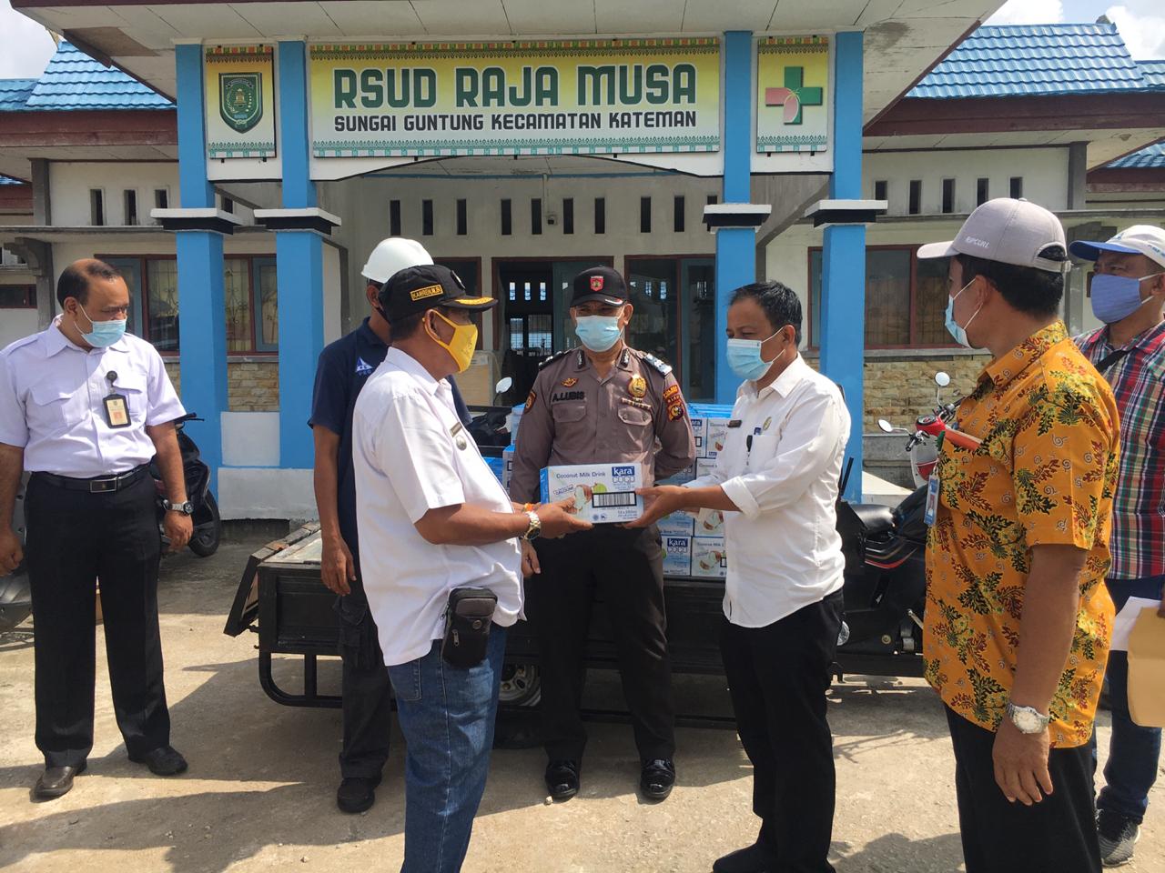 Dukung Perjuangan Para Tenaga Medis, Sambu Group Serahkan Bantuan 238 Dus Kara Coco