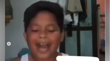 KEREN!!! Bukti Kalau Anak ini Berbakat Jadi Pramugara